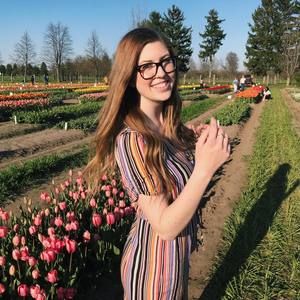 Meet your Posher, Emily